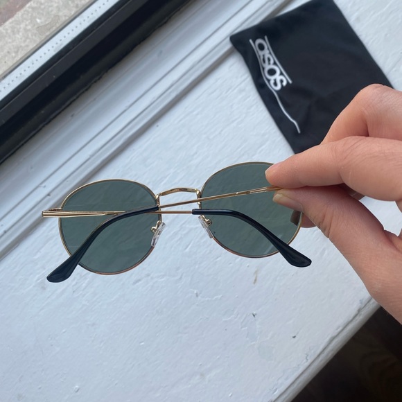 ASOS Round Sunglasses Gold Metal w/Smoke Lense - Picture 5 of 6